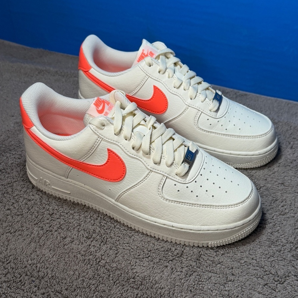 Nike Air Force 1 w
Nature sail hot lava
Brand new
